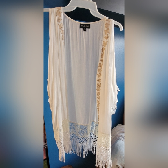 Womens shall - Picture 2 of 3